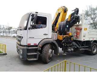 Alquiler de Camión Grúa (Truck crane) / Grúa Automática 9 tons.  en MONCLOA-ARAVACA, CIUDAD UNIVERSITARIA, Madrid, Madrid, España