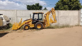 Alquiler de Retroexcavadora 420D en Murcia, Alicante, España